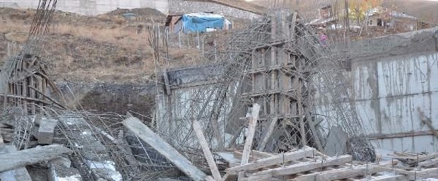 hakkari inşaat çökme.jpg