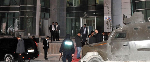 Hakkari'de rektörlük binasına saldırı