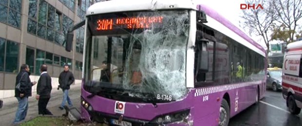Halk otobüsleri çarpıştı: 5 yaralı