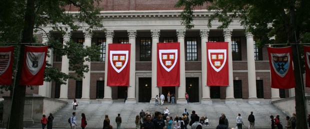 Harvard'da derslere girmek ister misiniz?