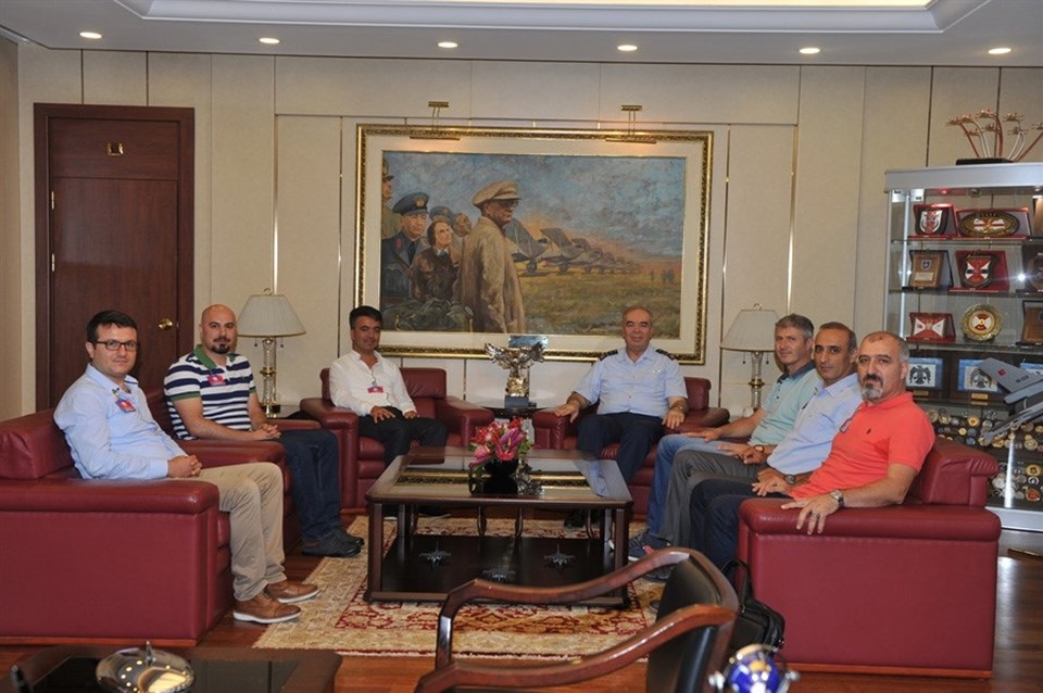 Gönüllü pilotların Orgeneral Ünal'ı ziyeretleri bu fotoğrafla duyuruldu