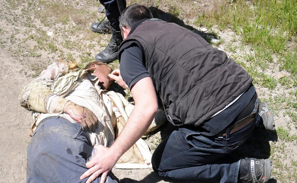 Ağır yaralanan şoföre ilk müdahaleyi polis ekipleri yapmıştı