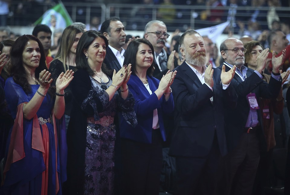 Pervin Buldan (sol 2), Sezai Temelli (sağ 2)