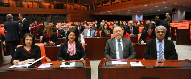 hdp meclis oturma eylemi