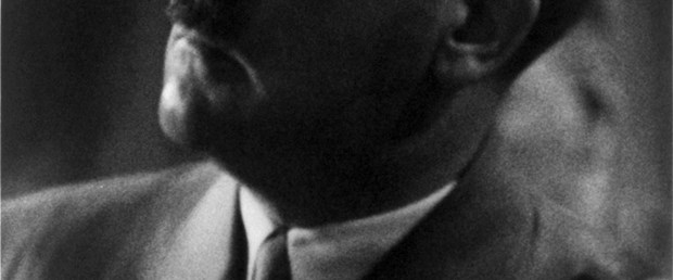 Hitler'in resimlerine 140 bin dolar