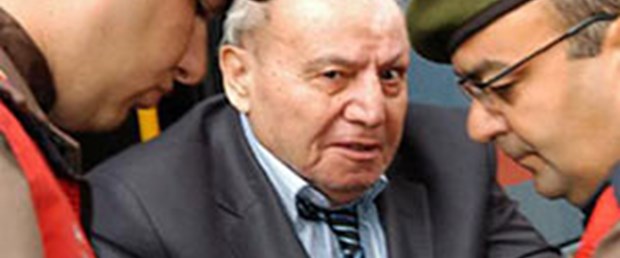 Hüseyin Üzmez serbest
