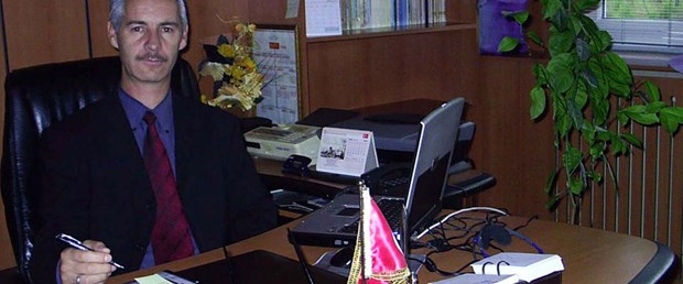 İmam, müftüyü bıçakladı