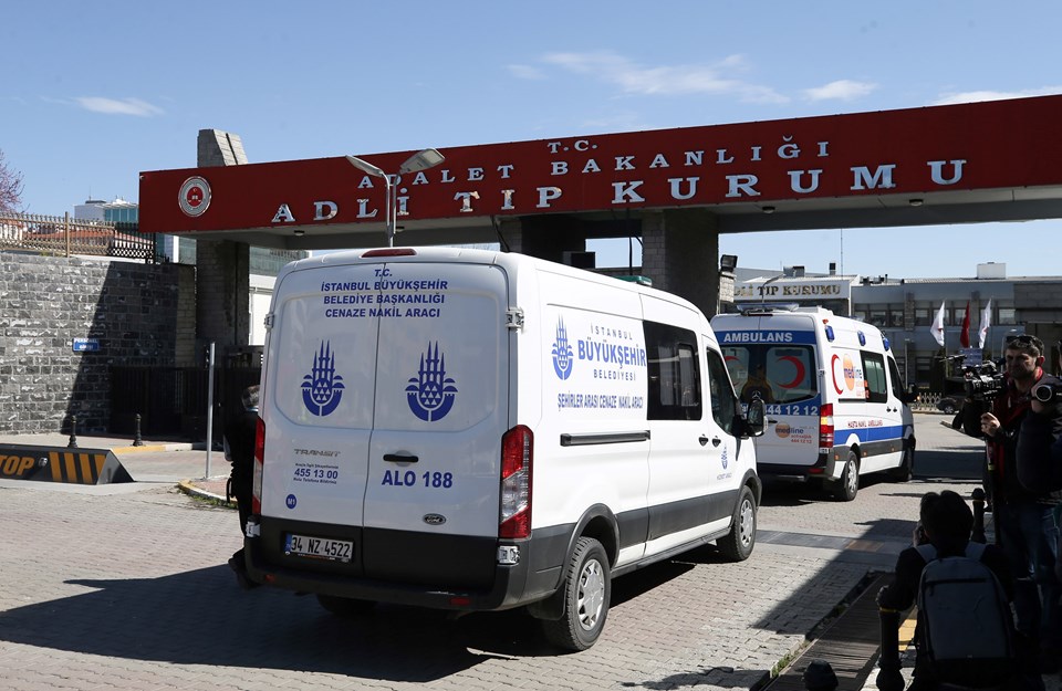 Cenazeler Adli Tıp Kurumu'na götürüldü.