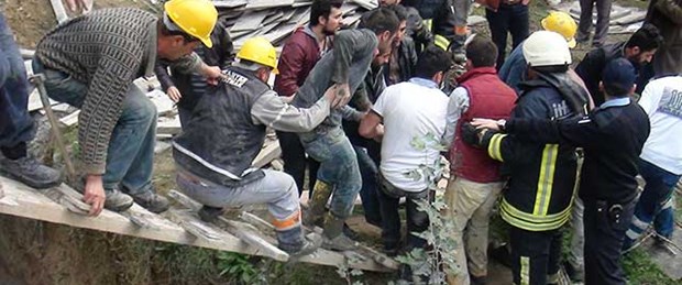 İskele çöktü: 4 yaralı