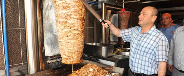 'Islıkçı hoca' tazminatı öğrencilere 'yedirdi'
