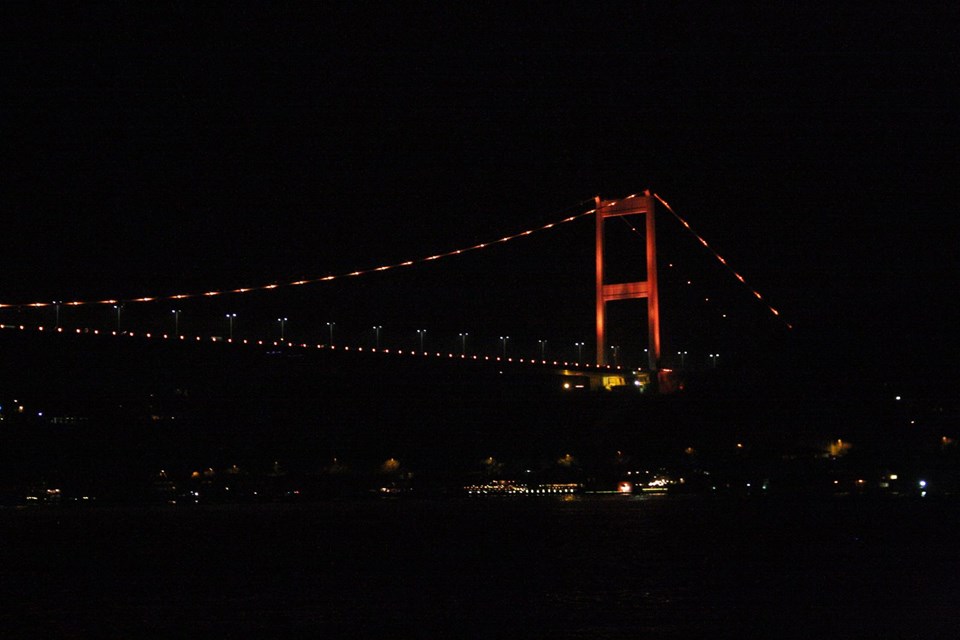 istanbul da bazi sembol yapilar kadina