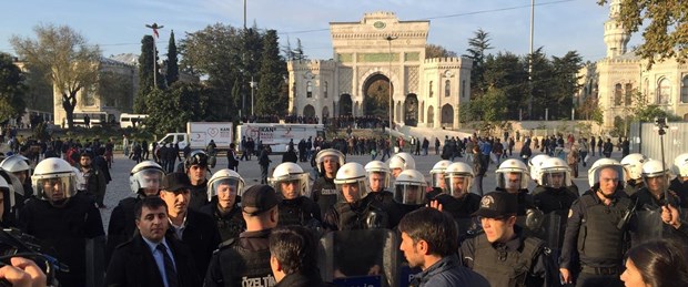 polis-ünive-18-11-15.jpg