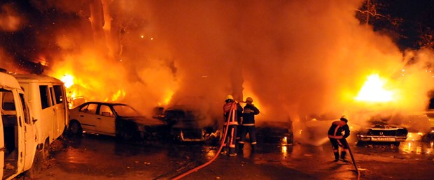 İstanbul'da 15 araç kundaklandı