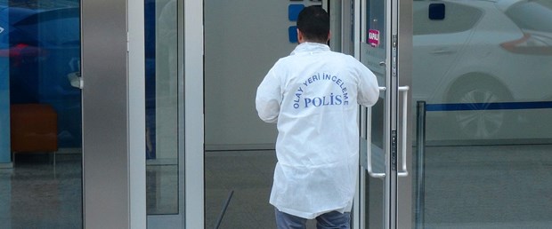 esenyurtta-150-bin-liralik-banka-soygunugurcu-soyguncu-yakalandi2-soyguncu-kacti.jpg