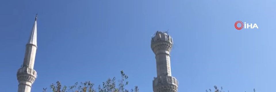 MİNARE YIKILDI