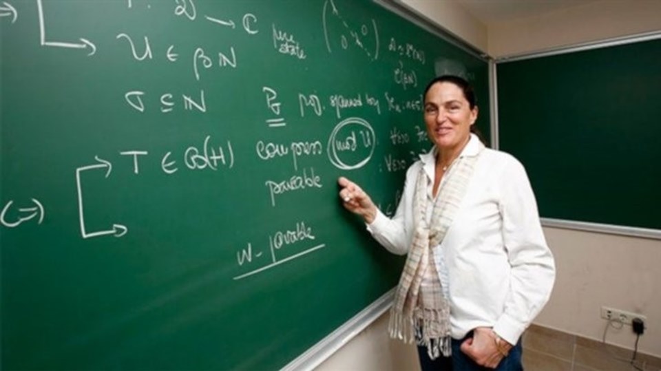 Prof. Dr. Betül Tanbay