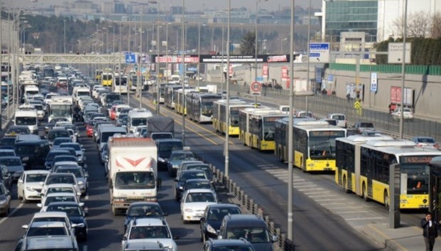 istanbul yol trafik otobüs durak.JPG