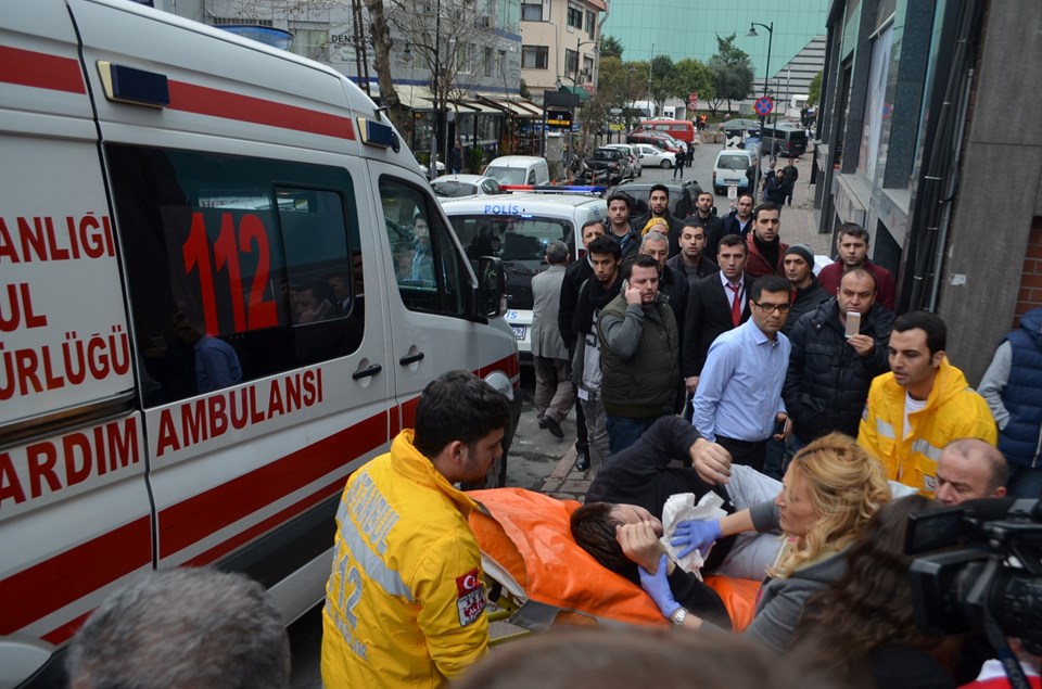 Yaralılara ilk müdahaleyi 112 Acil Servis görevlileri yaptı.