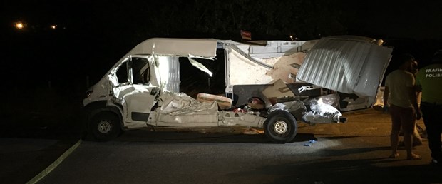 İstanbul'da trafik kazası 2 ölü 3 yaralı