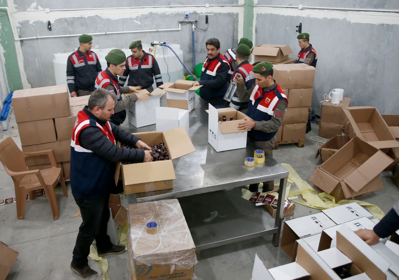 DEPOYA SAHTE İÇKİ BASKINI