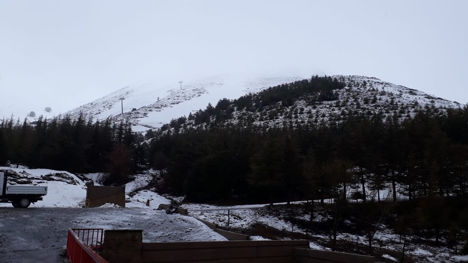 İzmir'de nisan ayında kar yağışı İzmir'de nisan ayında kar yağışı