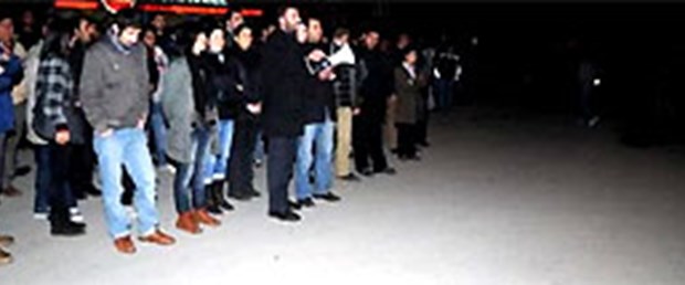 Kadın garsonlar bir şehri karıştırdı