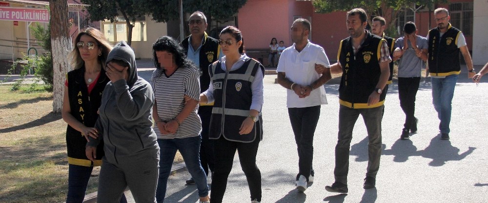 Adana’da iki kadın barda tanıştıkları...