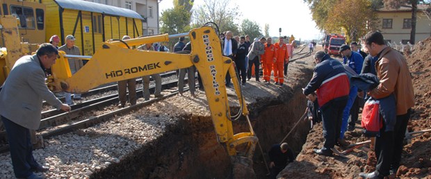 Kanalizasyon kazısında göçük: 2 ölü