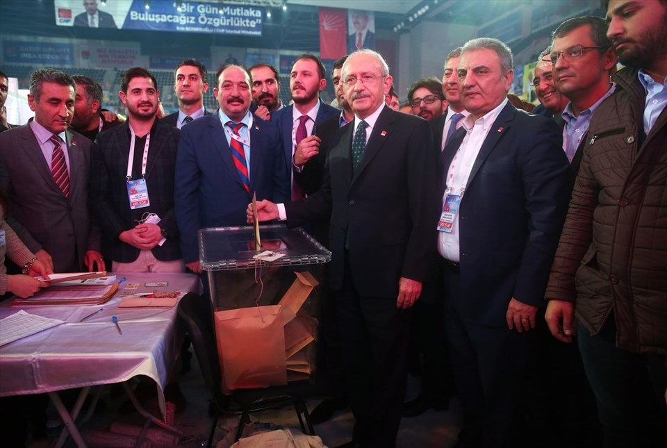Kemal Kılıçdaroğlu, Parti Meclisi ve Yüksek Disiplin Kurulu üyeleri için oyunu kullandı