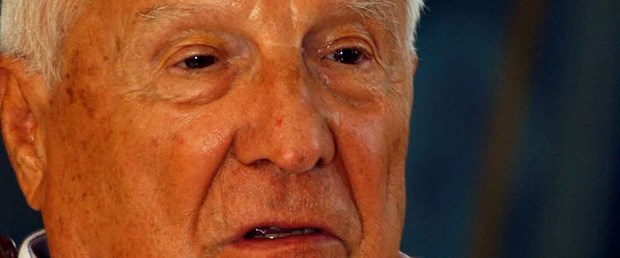 Kenan Evren hastaneye kaldırıldı