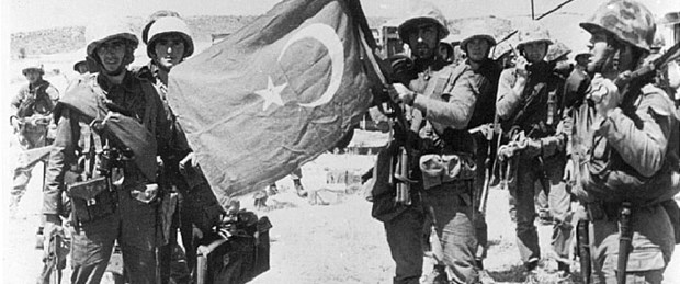 Kıbrıs Barış Harekatı'nın fotoğraf sergisi