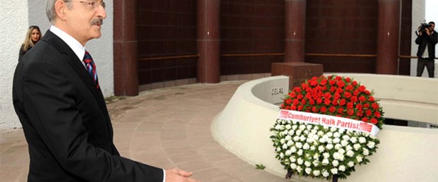 Kılıçdaroğlu Celal Bayar'ın kabrinde