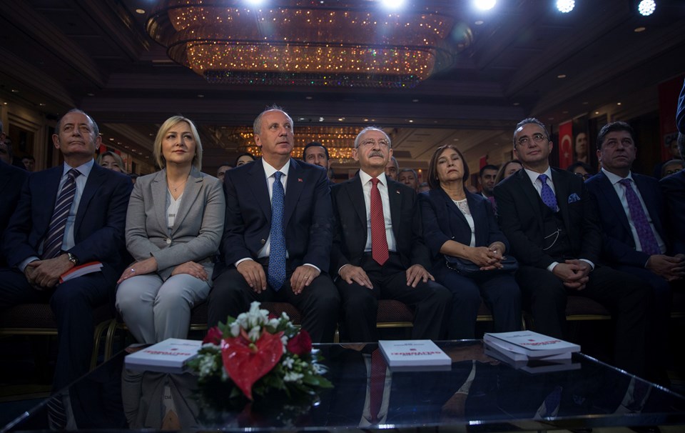 CHP'nin cumhurbaşkanı adayı Muharrem İnce de toplantıda yer aldı.