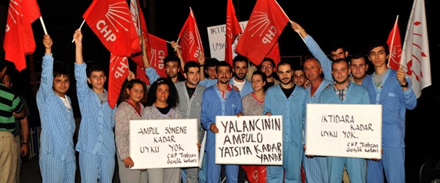 Kılıçdaroğlu'nu pijamayla karşıladılar