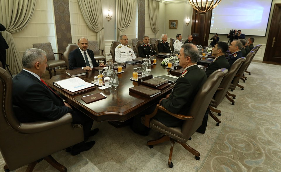 Milli Savunma Bakanı Fikri Işık toplantıya ilk kez katıldı. 