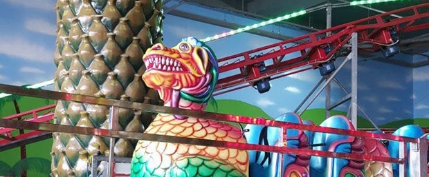 kucuk-muhammedin-lunapark-oyuncagi-altinda-kalan-ayagi-koptu_4915_dhaphoto1.jpg
