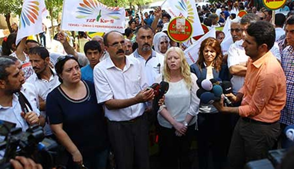 Okul sabah saatlerinde yapılan yürüyüş sonrası açılmıştı.