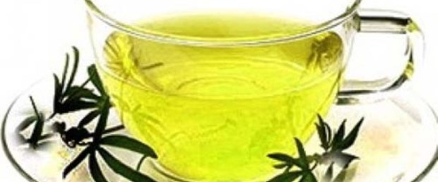 Kurumuş çatlak dudaklar için yeşil çay