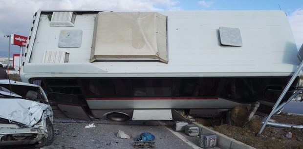 Kütahya'nın Gediz ilçesinde otomobil ile...