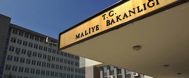Maliye'de görevden almalar