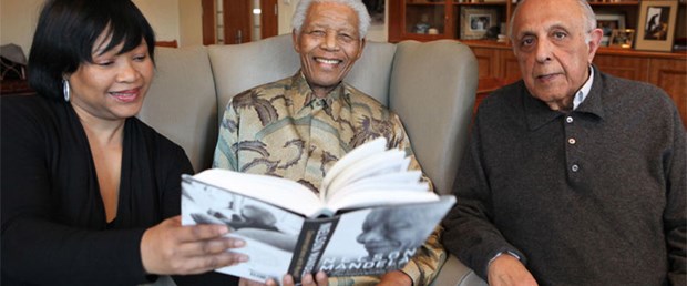 Mandela'dan yeni kitap: Kendimle Söyleşi