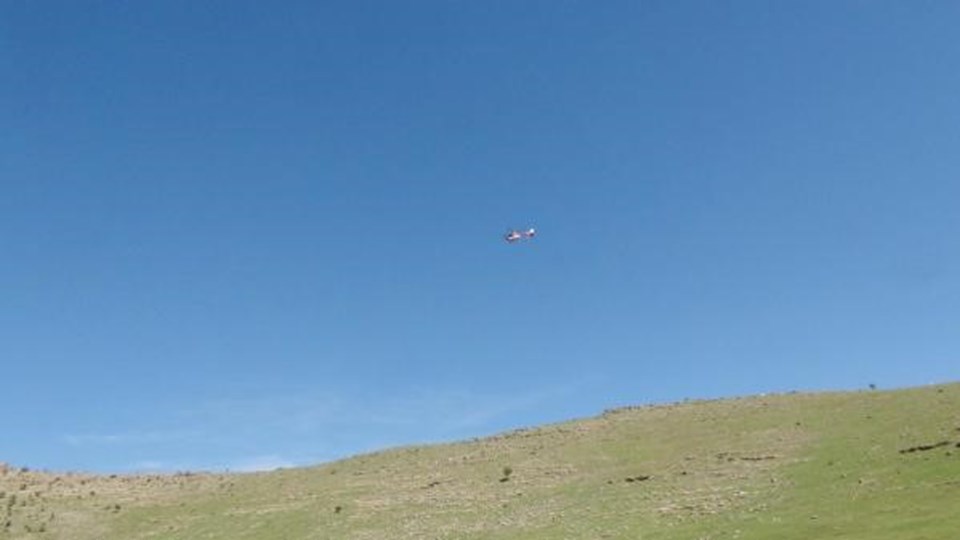 Güvenlik güçleri saldırıyı gerçekleştiren teröristleri yakalamak için geniş çaplı operasyon başlattı.
