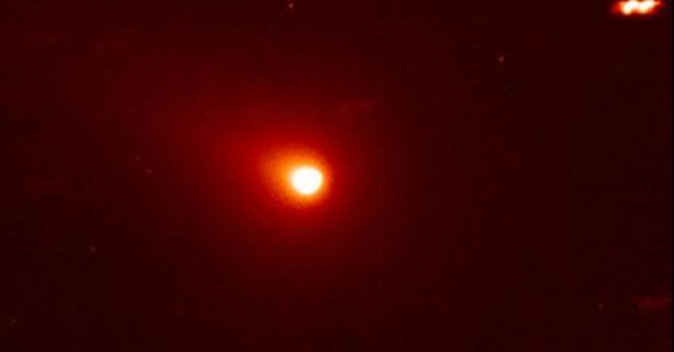 20 Ekim 2010'da Dünya'dan 17.5 milyon km öteden geçen Hartley 2 kuyruklu yıldızı.