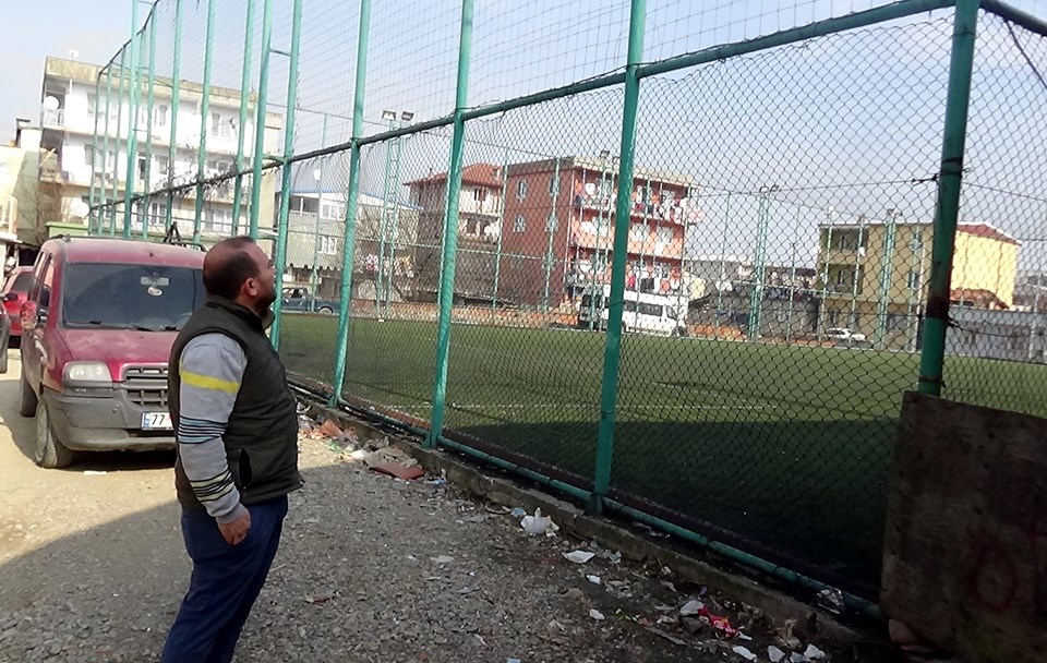 16 yaşındaki çocuk halısahada kendini asarak intihar etti.