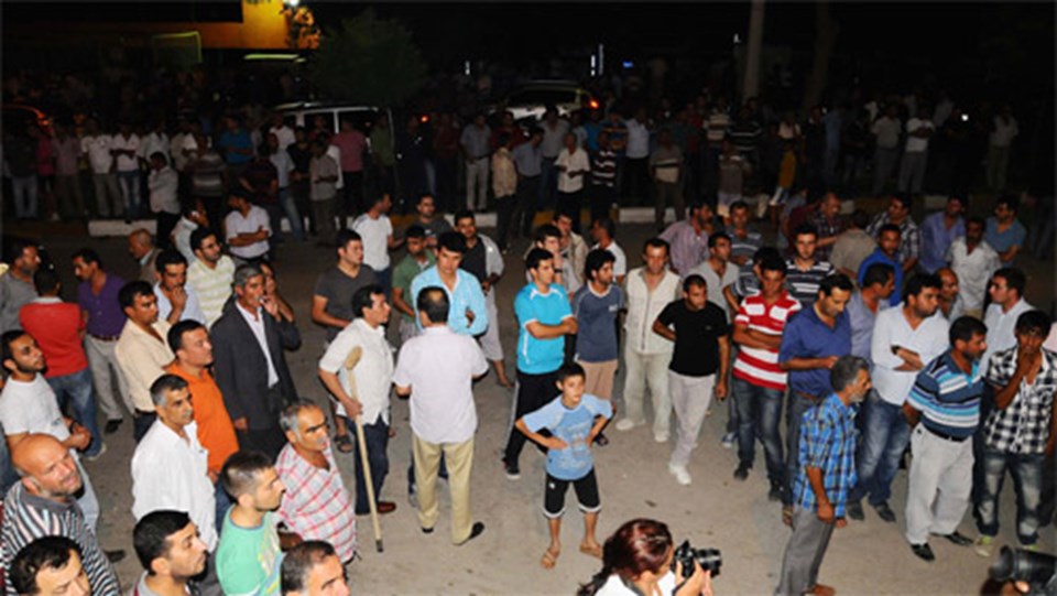 Saldırı haberini alan vatandaşlar hastane önüne akın etti