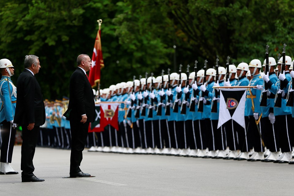 15 Temmuz Ozel Oturumunda Gerginlik Sira Kapaklarina Vurdular Yenidonem Gazetesi