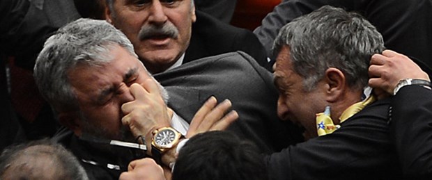 Meclis'te hastanelik eden kavga