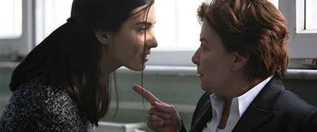 Melek Muavin’i karşısına alıyor