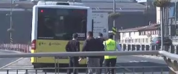 Metrobüste şüpheli çanta paniği