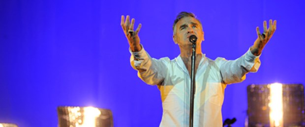 Morrissey'den 'İstanbul'a ezanlı açılış